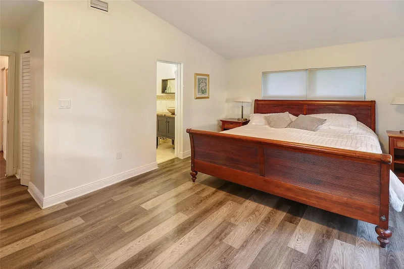 11410 GRIFFING BL, Miami, Florida, United States. - Photo 13