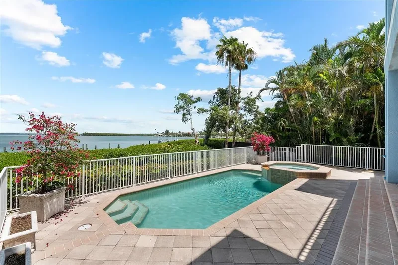 757 Hideaway Bay Drive, Longboat Key, FL 34228, Longboat Key, Florida, United States. - Photo 18