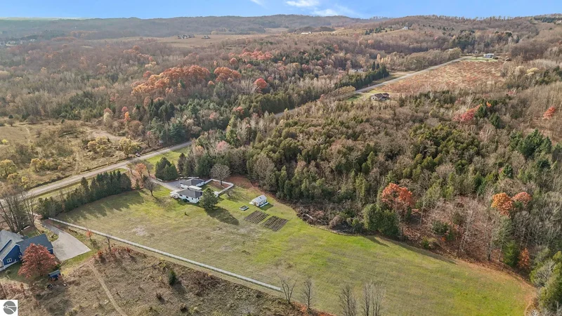 750 N Dumas Road, Suttons Bay, MI, 49682, USA, Suttons Bay, Michigan, United States. - Photo 6