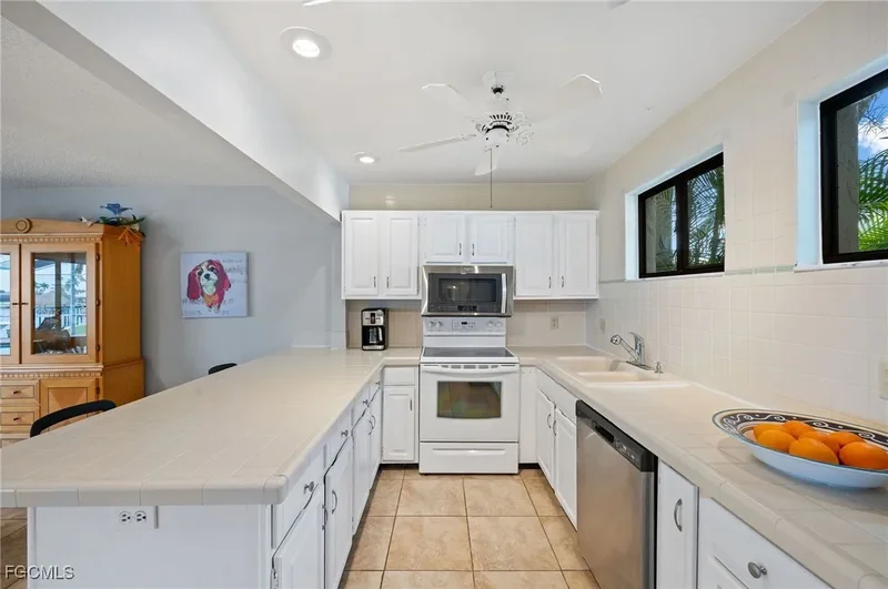 725 El Dorado Parkway W, Cape Coral, FL 33914, Cape Coral, Florida, United States. - Photo 2