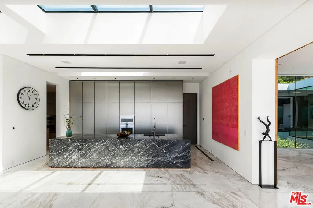 1108 Wallace, Beverly Hills, California, United States. - Photo 18
