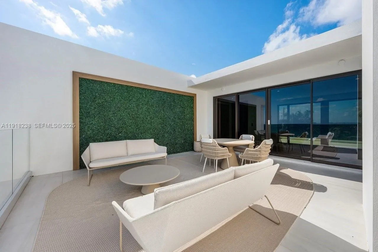 1107 Hillsboro Mile, Hillsboro Beach, Florida, United States. - Photo 41