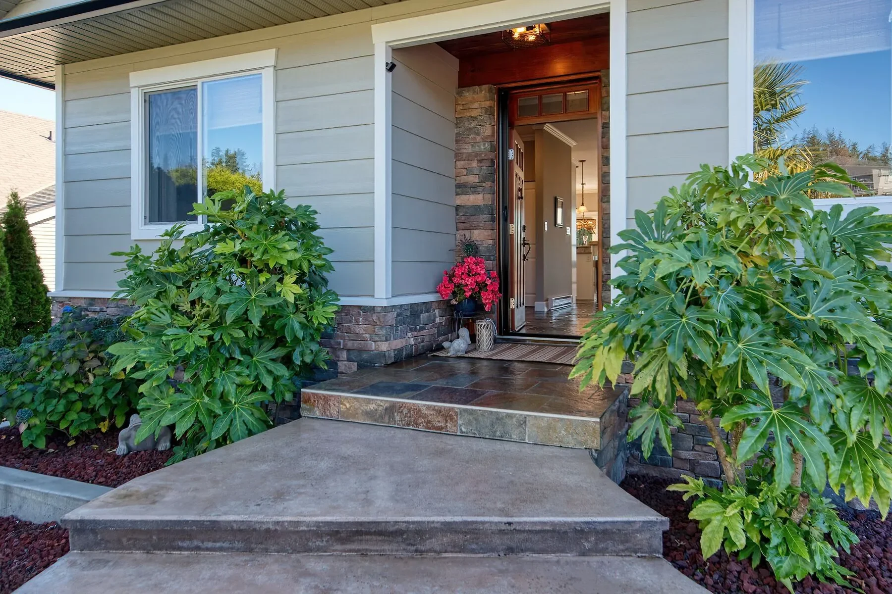 Exterior photo 5