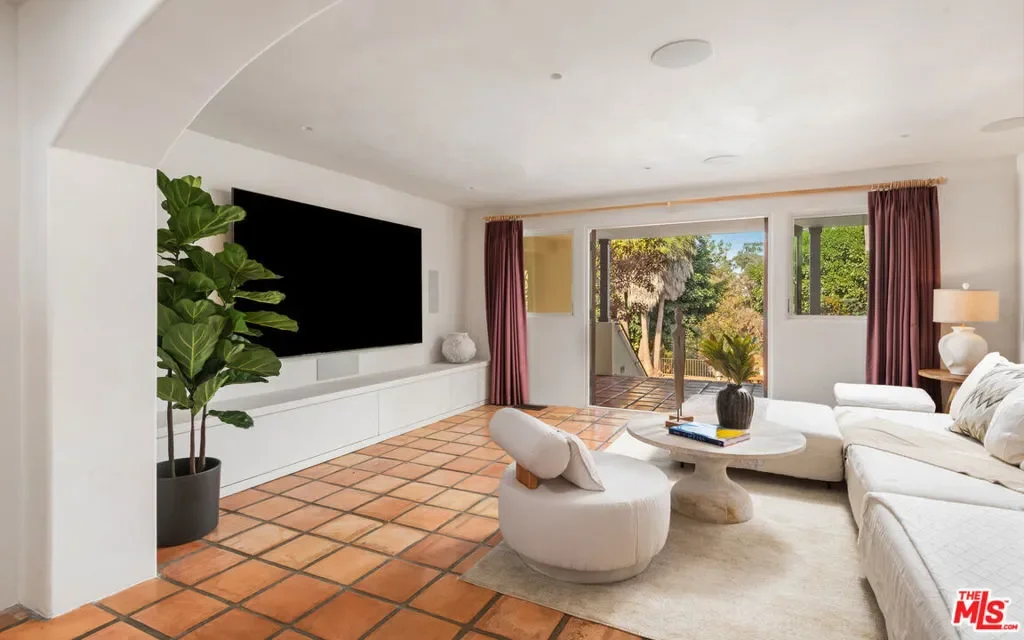 7046 Grasswood Avenue, Malibu, California, United States. - Photo 11