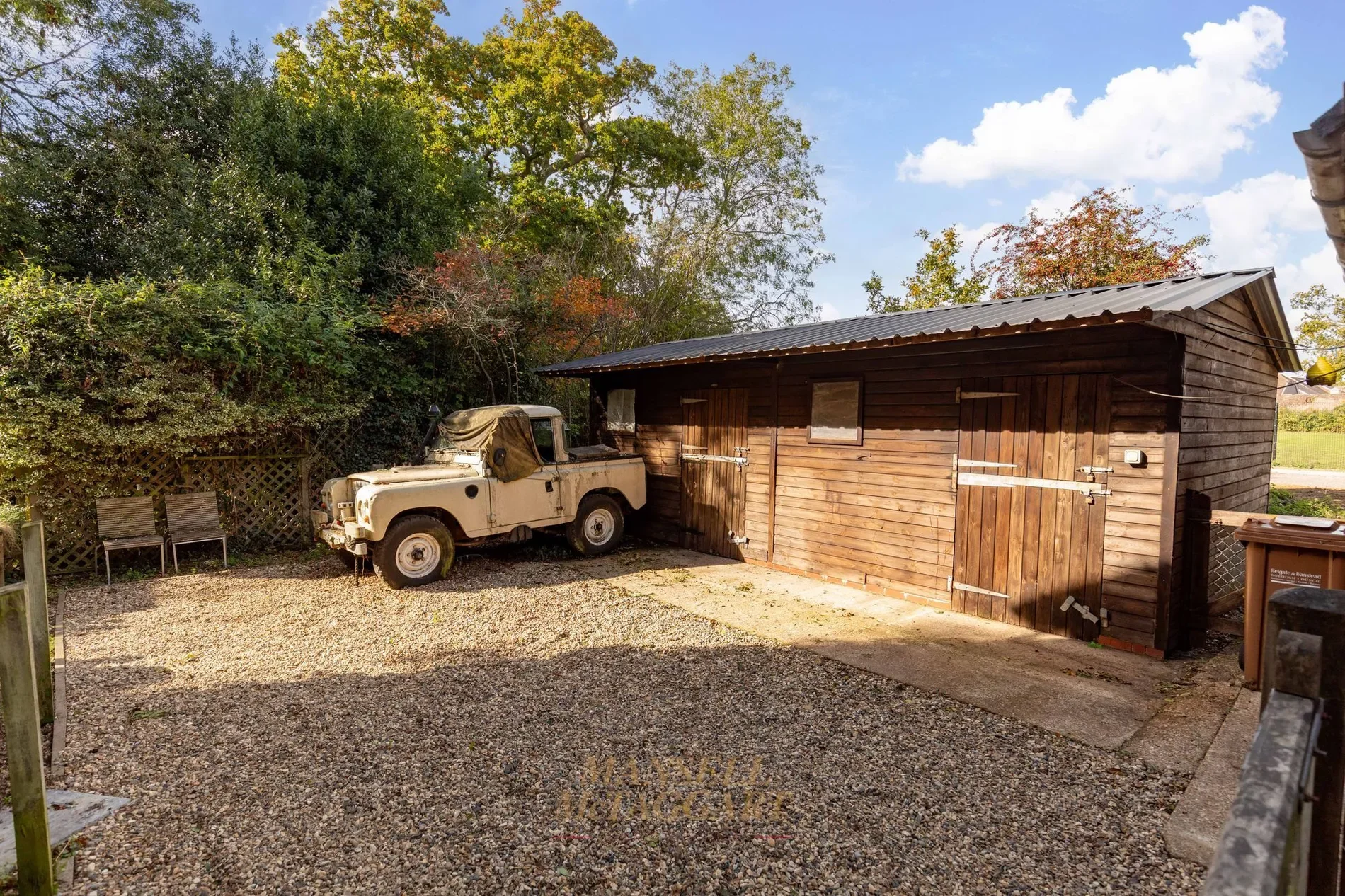 Exterior photo 4