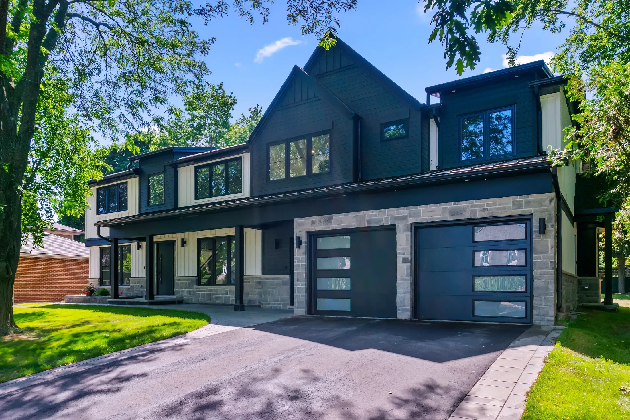 Exterior photo 3