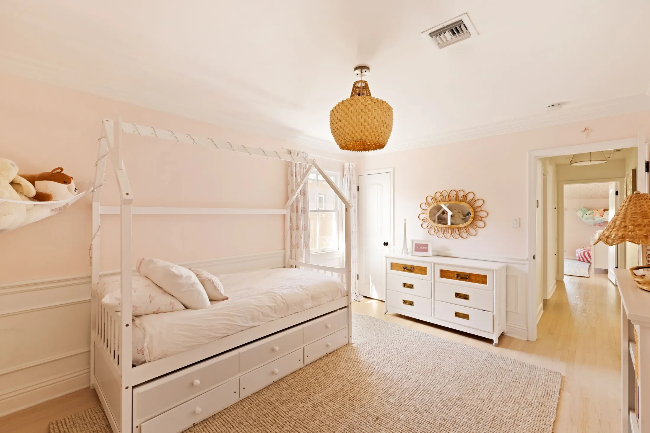 13128 Hartsook Street , Sherman Oaks, CA 91423, Los Angeles, California, United States. - Photo 7