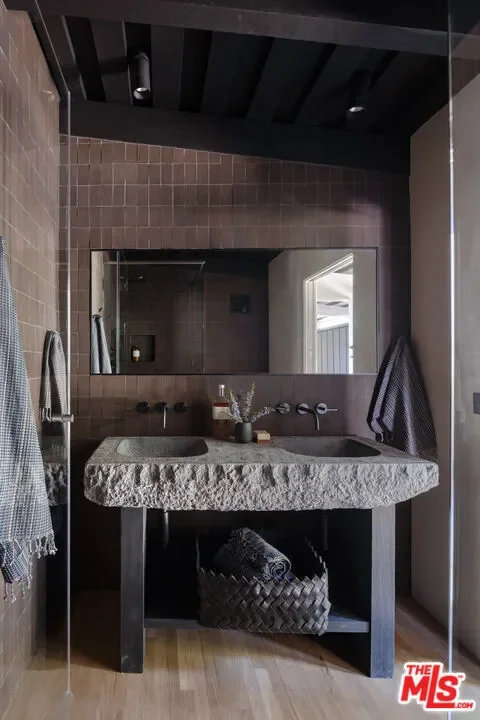 5949 Bonsall Drive, Malibu, California, United States. - Photo 28