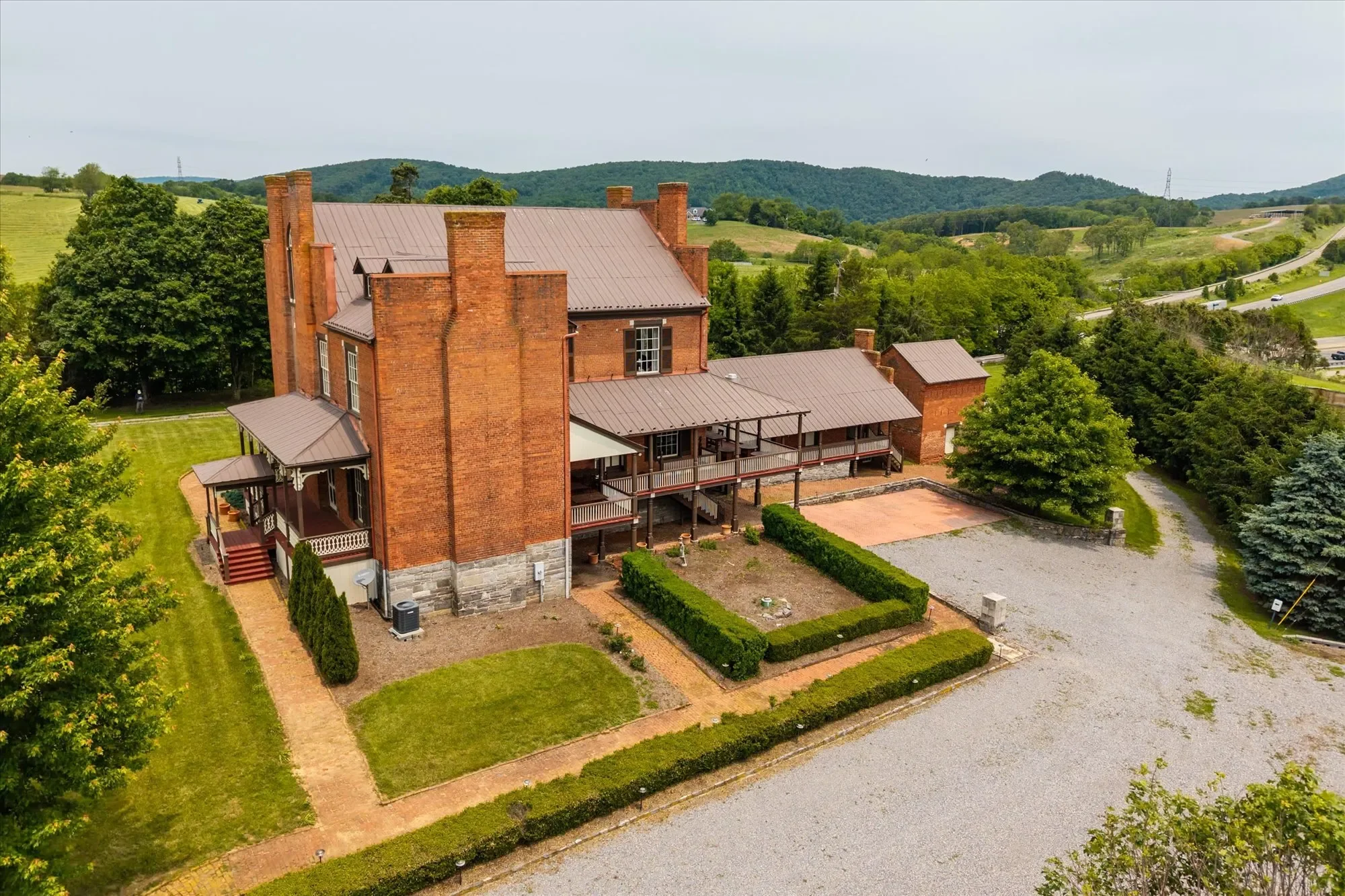 325 Factory Outlet Dr, Max Meadows, VA 24360, Fort Chiswell, Virginia, United States. - Photo 6