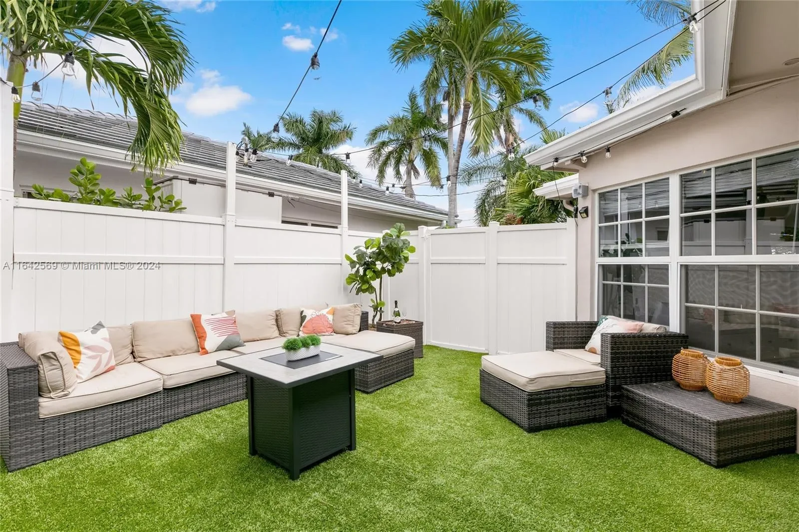 941 SE 4th Ave, Pompano Beach, Florida, United States. - Photo 15