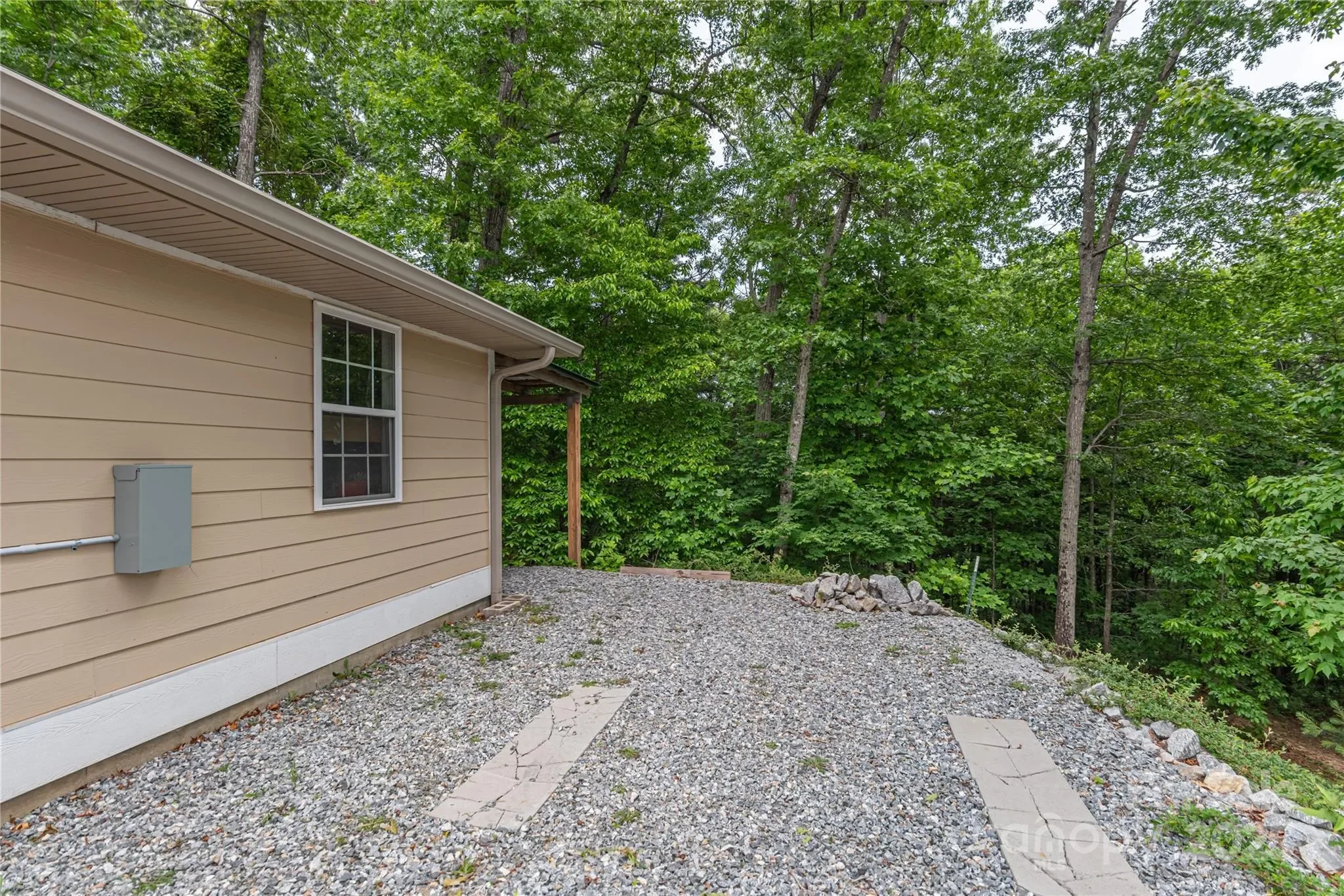 930 Big Raven Lane, Saluda, NC 28773, Saluda, North Carolina, United States. - Photo 31