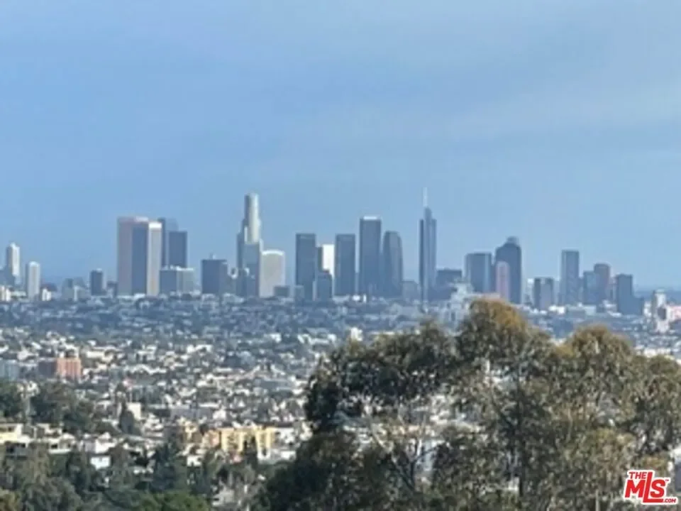 2630 Creston Drive, Los Angeles, California, United States. - Photo 9
