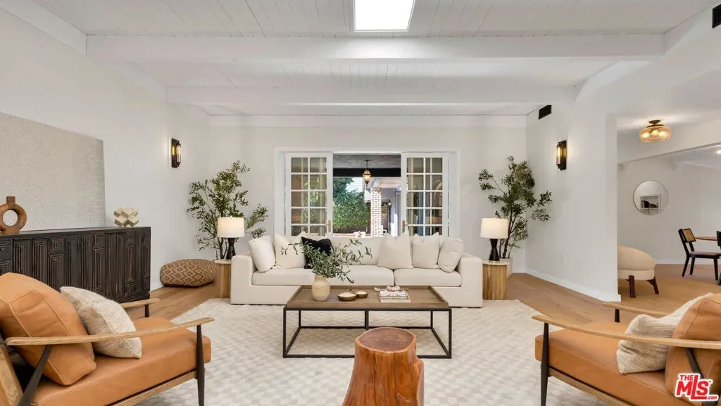 4559 Morella Avenue, Los Angeles, California, United States. - Photo 4