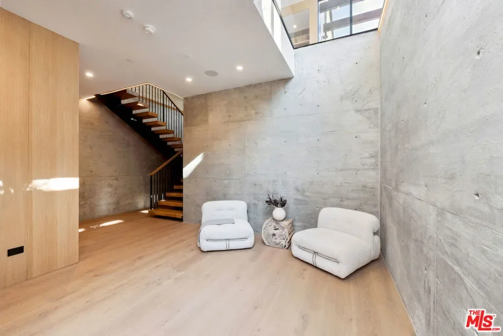 1149 Linda Flora Drive, Los Angeles, California, United States. - Photo 10
