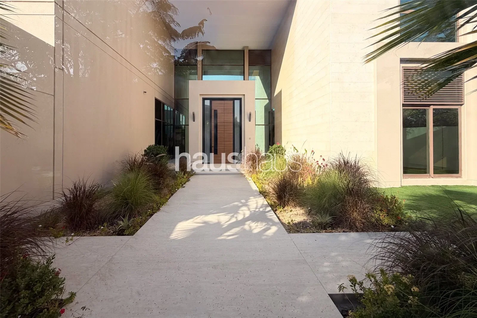 Exterior photo 10