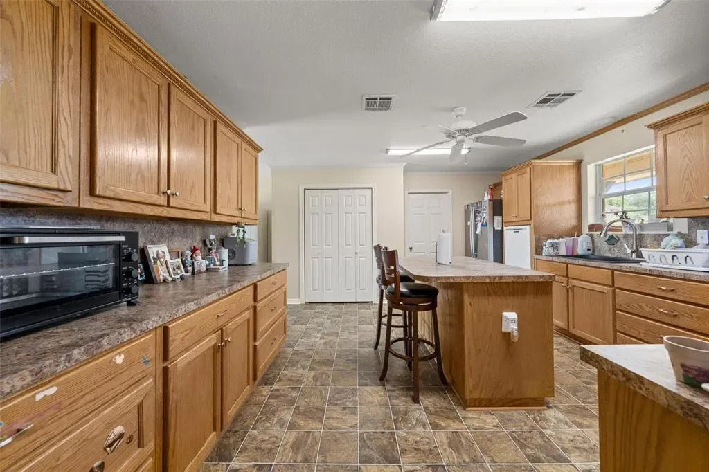 771 Hcr 2233, West, TX 76691, West, Texas, United States. - Photo 14