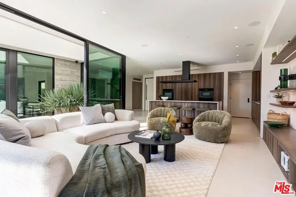 2831 Malcolm Avenue, Los Angeles, California, United States. - Photo 8