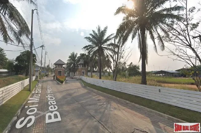 Bangkok,, Bang Pu, Samut Prakan, Thailand. - Photo 2