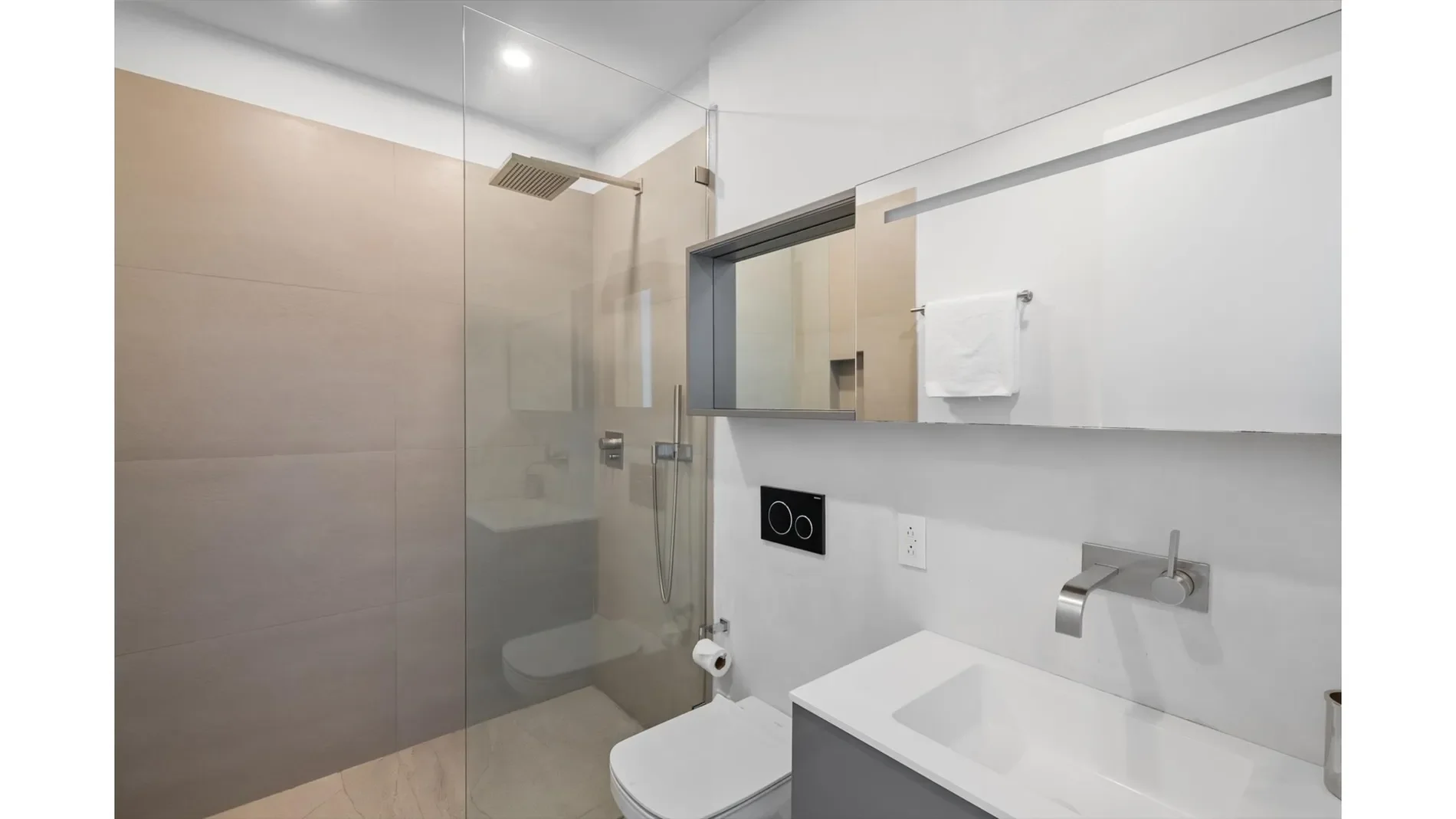 100 S Pointe Dr, Miami Beach, Florida, United States. - Photo 27