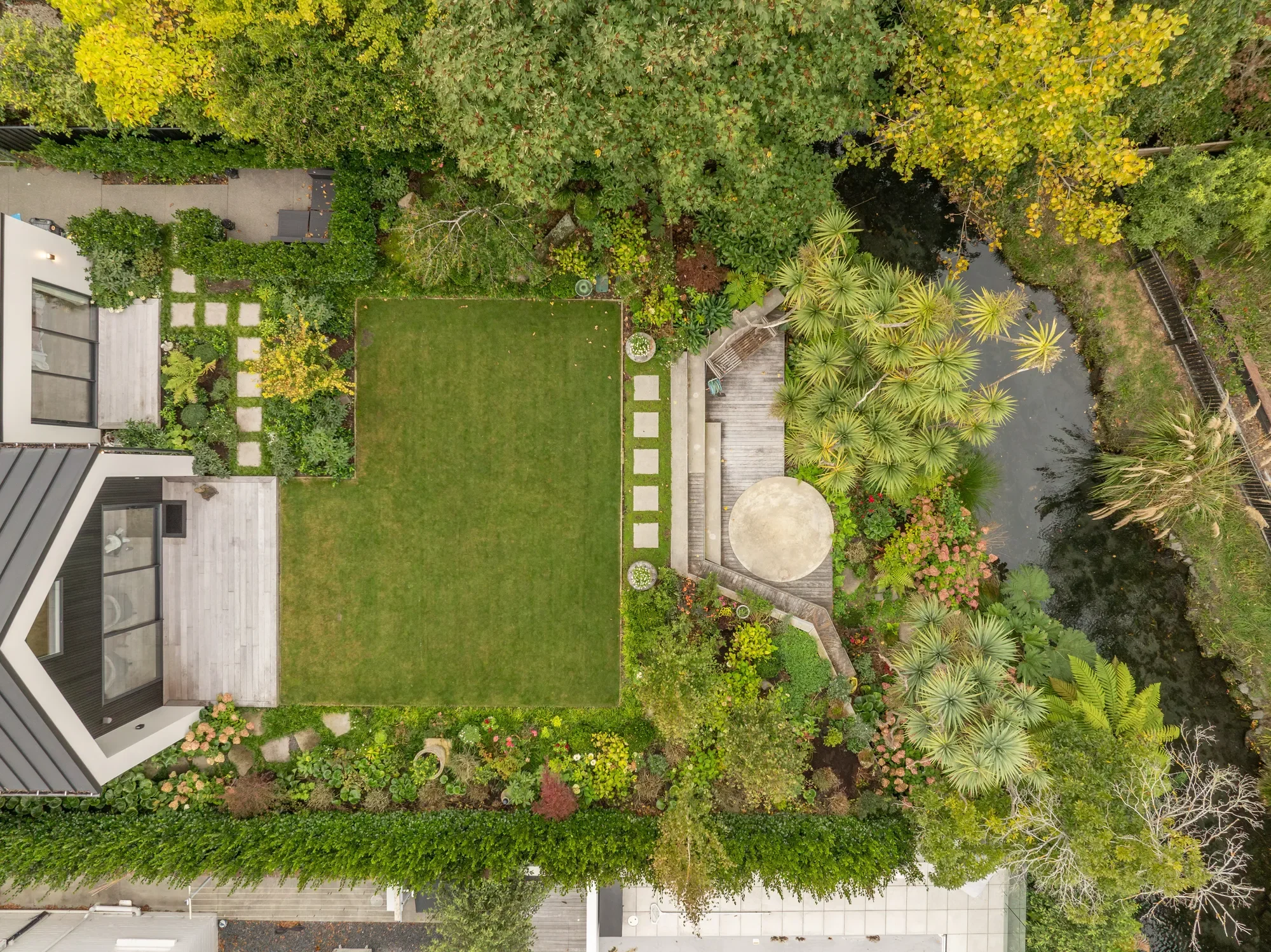 Exterior photo 10
