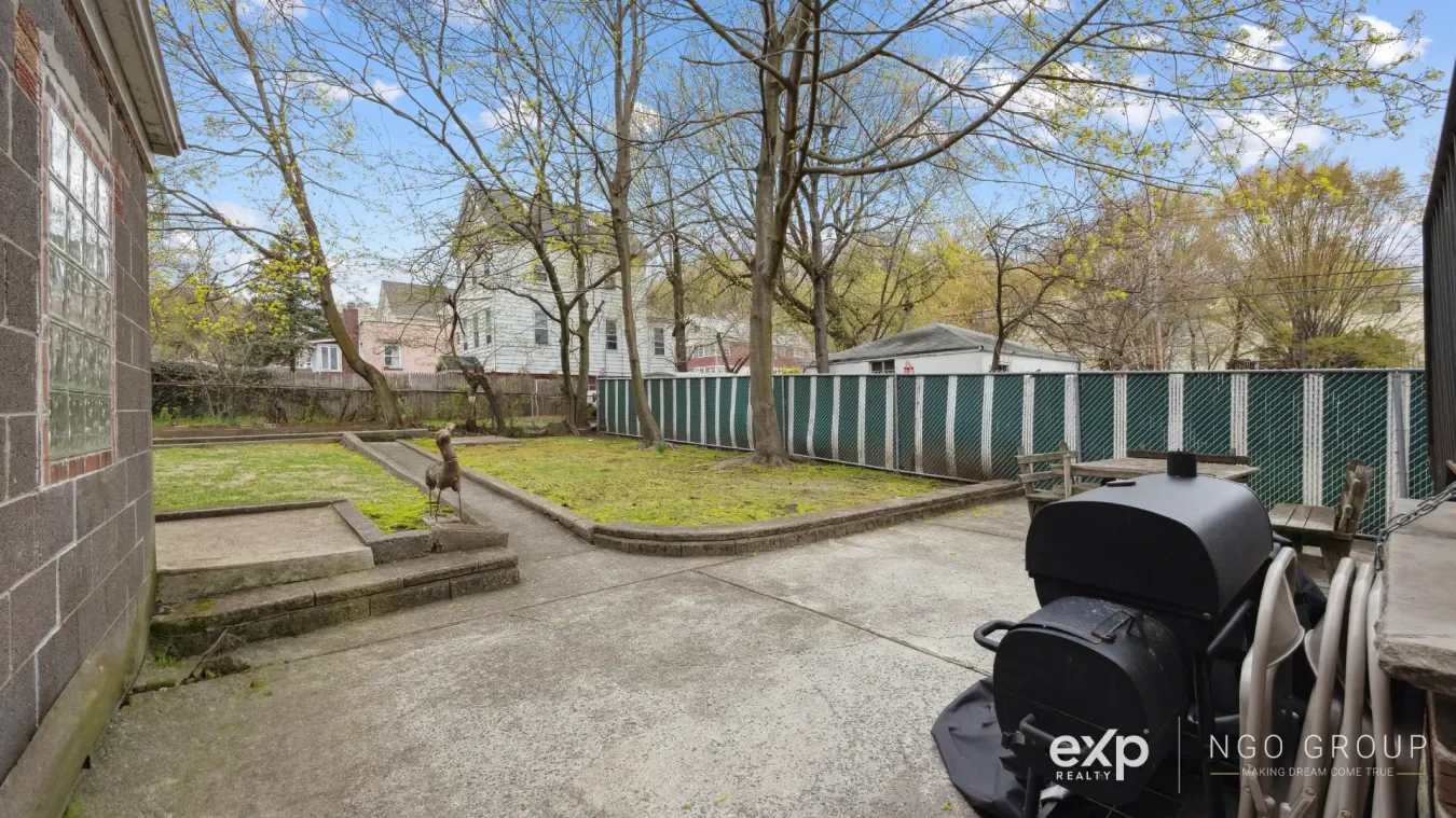 980 Van Duzer Street, New York, New York, United States. - Photo 2