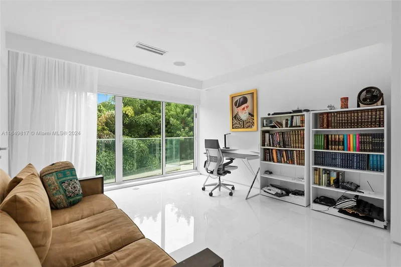 480 Ocean Blvd, Golden Beach, Florida, United States. - Photo 70