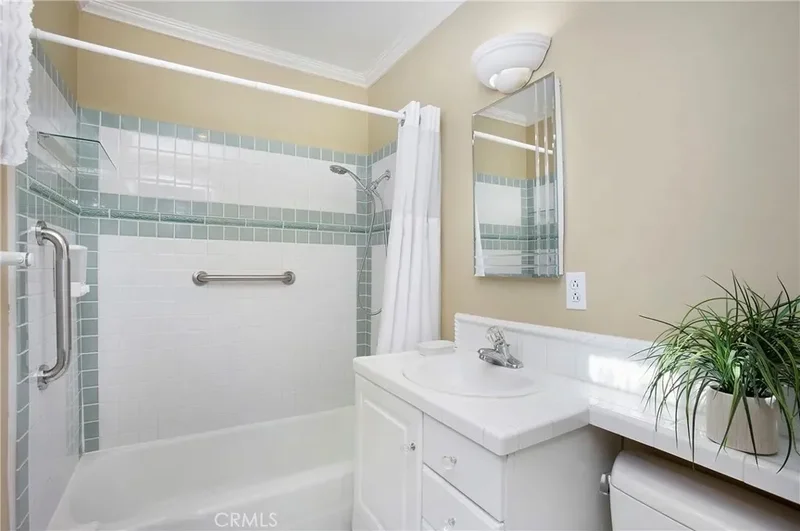 1096 Madison Place, Laguna Beach, California, United States. - Photo 19