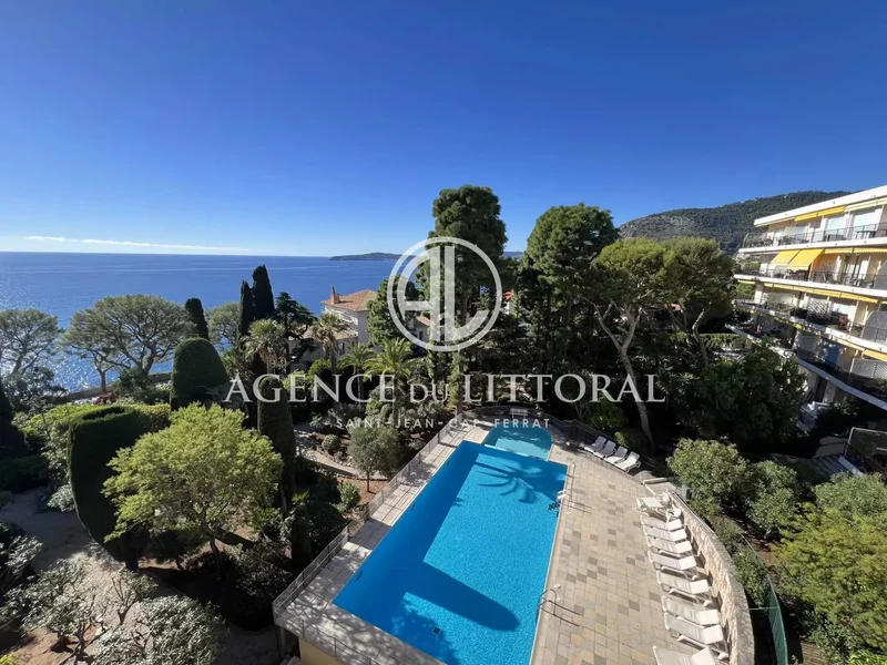 3 Rooms to Renovate in Cap d'Ail 91 m²