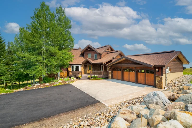 Scenic Dakota Ridge Sanctuary