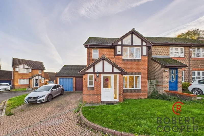 Wilder Close, Ruislip, Middlesex, Ruislip, England, United Kingdom. - Photo 5