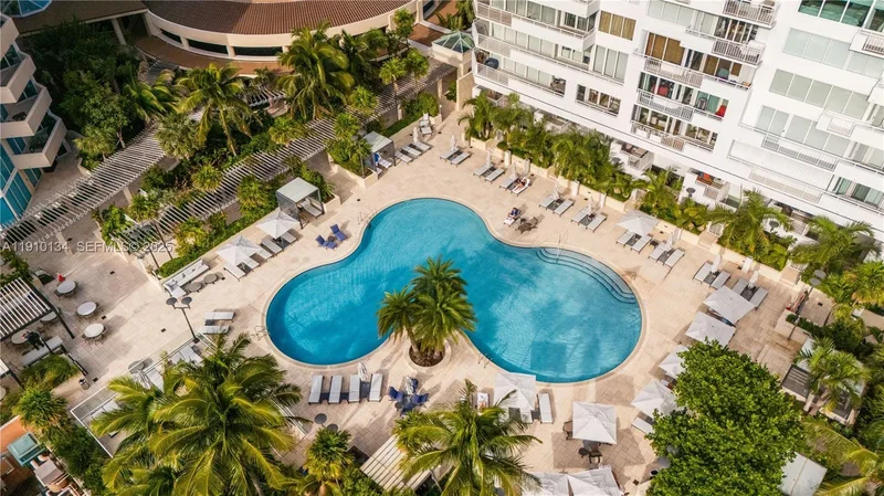 400 S Pointe Dr 2310, Miami Beach, Florida, United States. - Photo 34