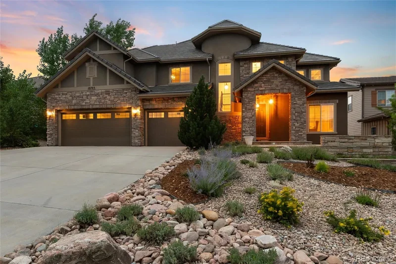 Single Family Residence in Highlands Ranch