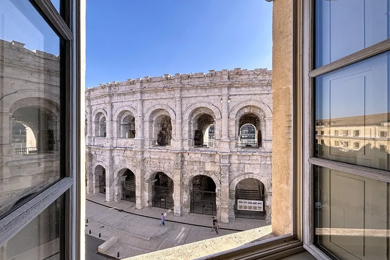 Sophisticated Apartment Facing The Iconic Nîmes Arena – A Unesco Listed Heritag…