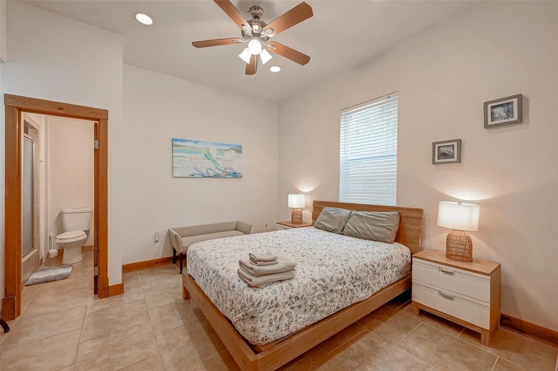 3520 Avenue S 1/2, Galveston, Texas, United States. - Photo 35
