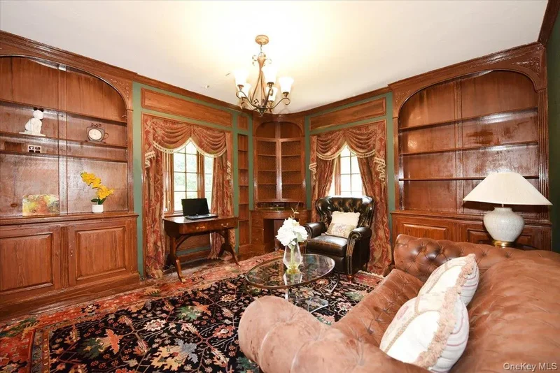 1 Linford Road, Great Neck, NY 11021, Great Neck, New York, United States. - Photo 12