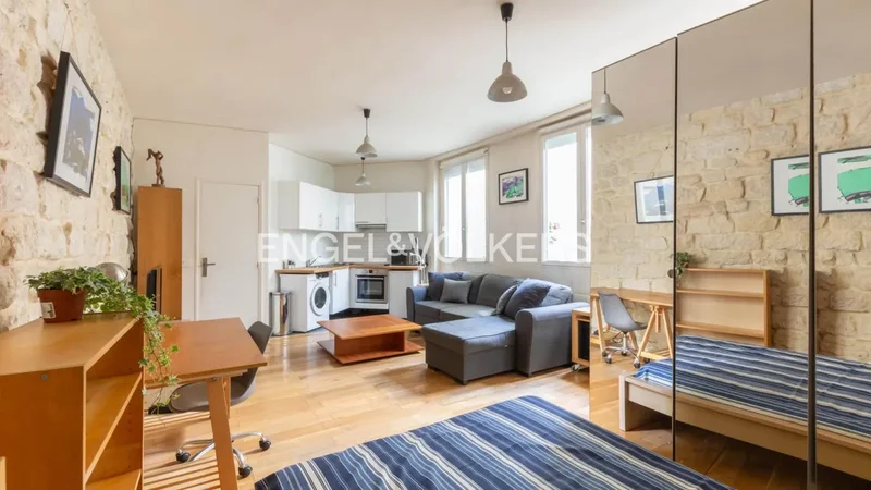 Paris II - Rare: Charming loft-style studio in the heart of Mont