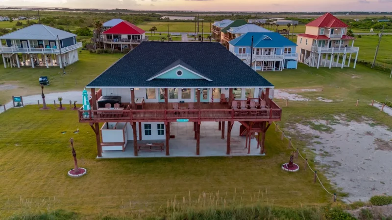 768 Bolivar Dunes Boulevard, Gilchrist, TX 77617, Bolivar Peninsula, Texas, United States. - Photo 4