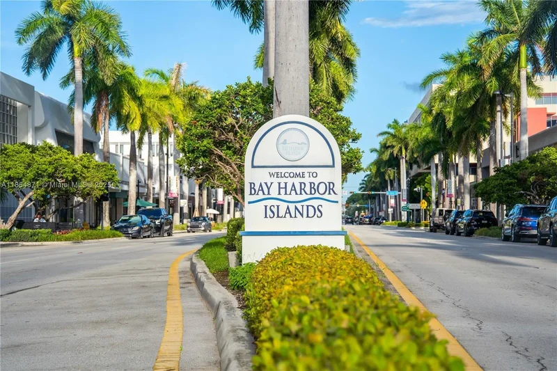 10201 E Broadview Dr, Bal Harbour, Florida, United States. - Photo 17