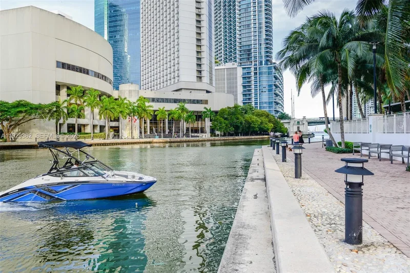 31 SE 5th St, Miami, Florida, United States. - Photo 40