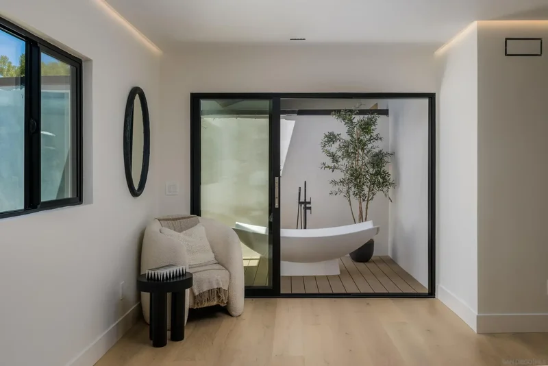 5826 Soledad Mountain Rd, La Jolla, CA 92037, San Diego, California, United States. - Photo 41