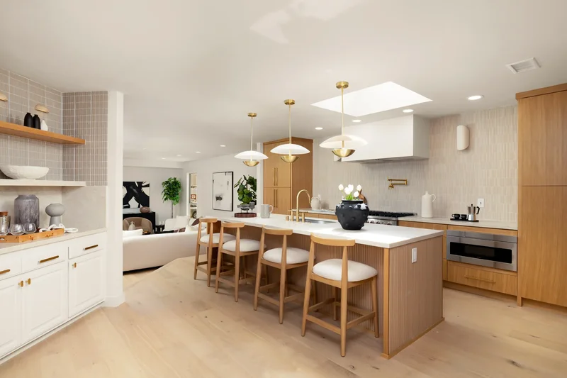 5949 South Garth Avenue , Los Angeles, CA 90056, Los Angeles, California, United States. - Photo 10