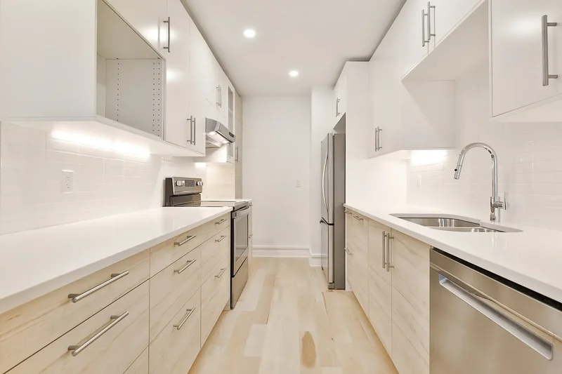 3243 Av. Lacombe, Cote Des Neiges Notre Dame De Grace, QC H3T1L6, Montréal, Quebec, Canada. - Photo 18