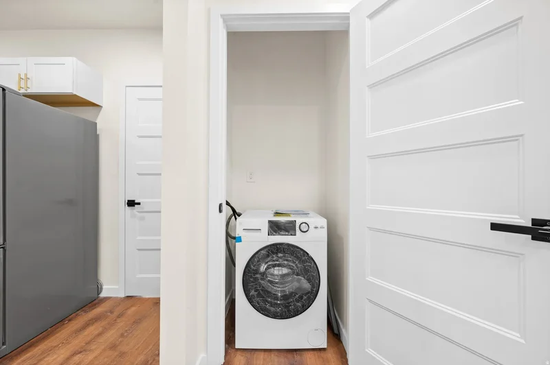 563 S DENVER ST, Salt Lake City, Utah, United States. - Photo 10