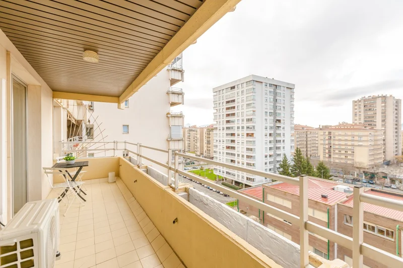 Vivienda totalmente exterior en Avda. Sancho el Fuerte