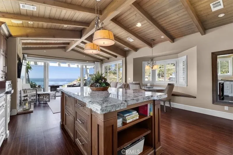 133 Upper Terrace Road, Avalon, California, United States. - Photo 6