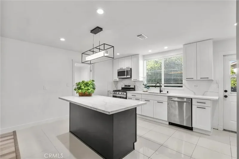 7839 Lena, 91304, California, United States. - Photo 45