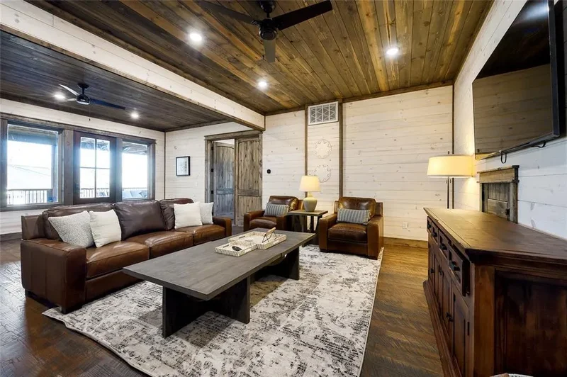 579 Moonshiner Springs Trail, Broken Bow, OK 74728, Broken Bow, Oklahoma, United States. - Photo 27