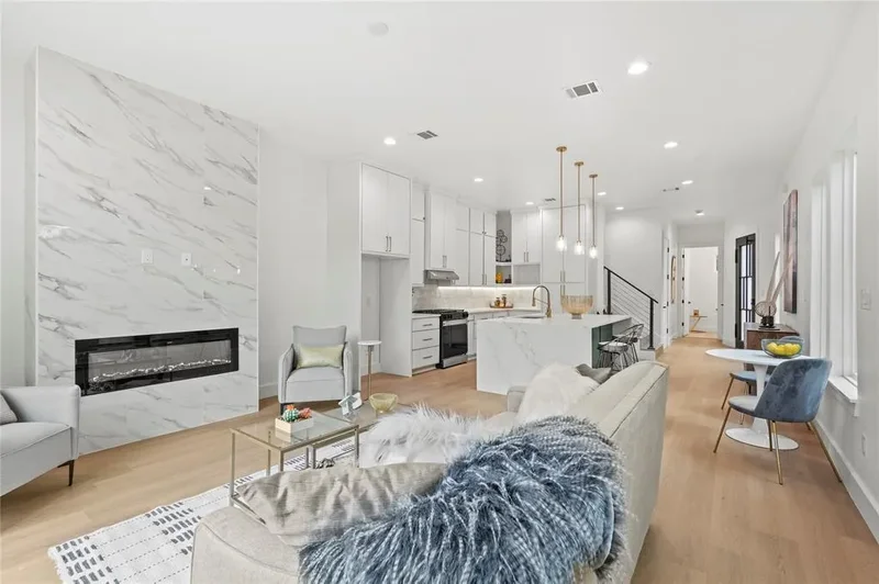 219 S Henderson Avenue, Dallas, Texas, United States. - Photo 12