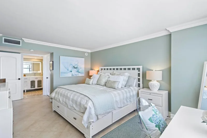 1012 N Ocean Boulevard, Hillsboro Beach, Florida, United States. - Photo 29