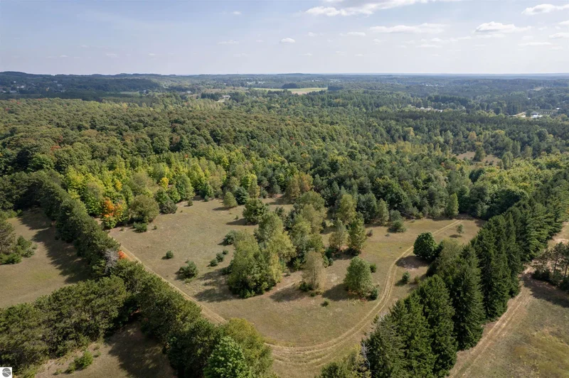 8616 Cedar Run Road, Traverse City, MI 49684, Traverse City, Michigan, United States. - Photo 41